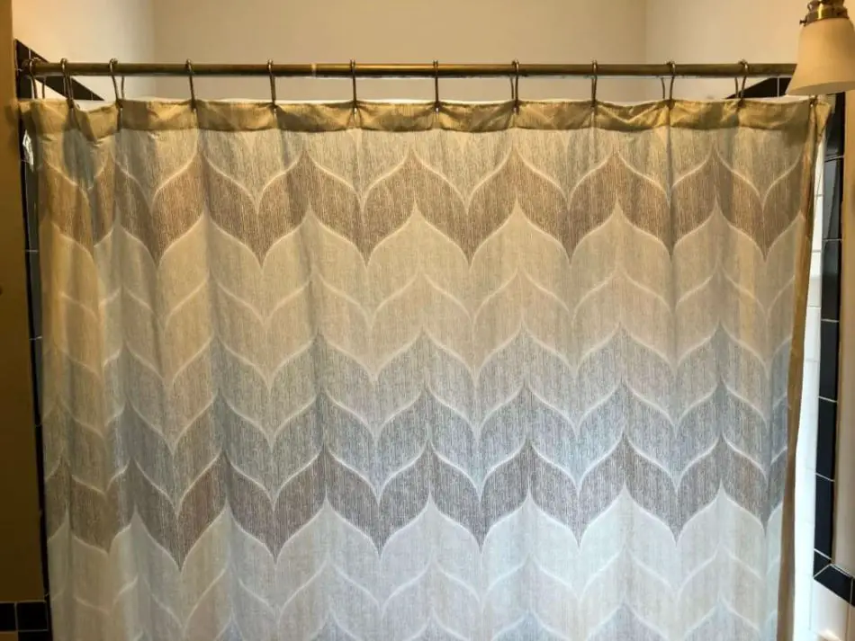 How to measure shower curtain size