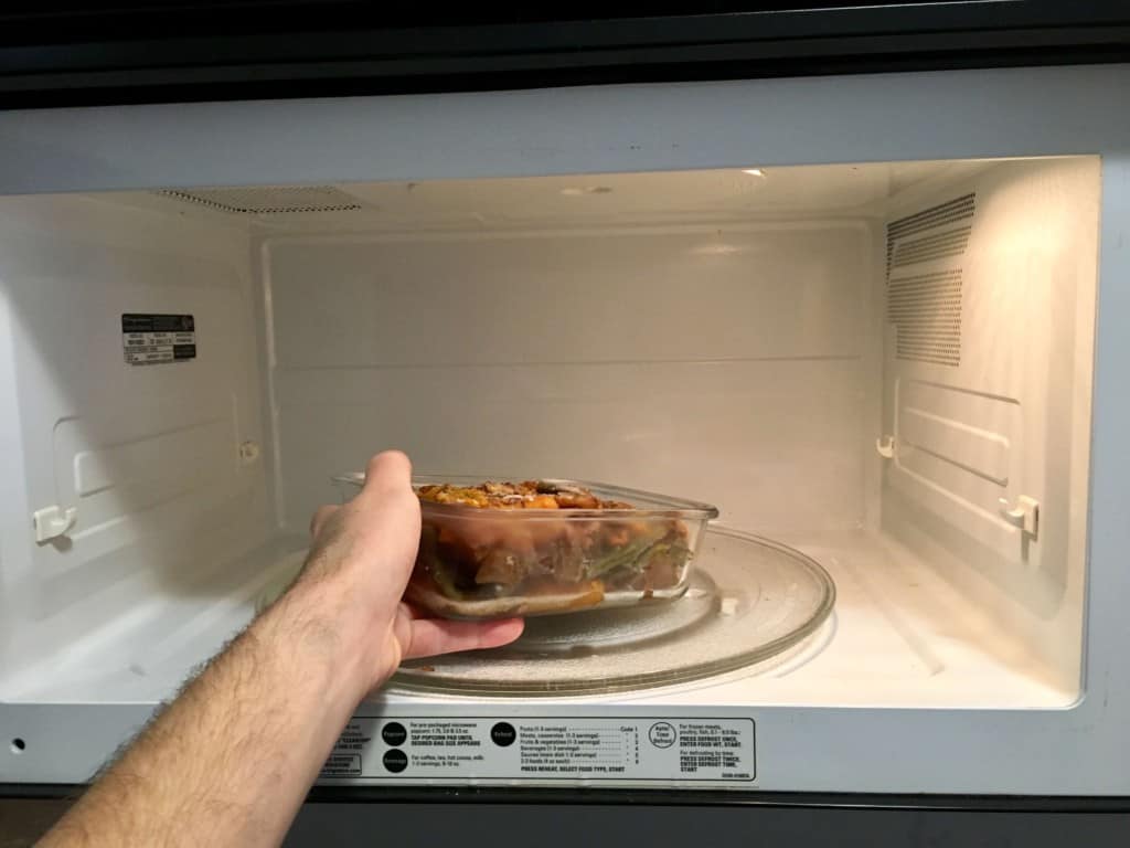 can pyrex go in the microwave