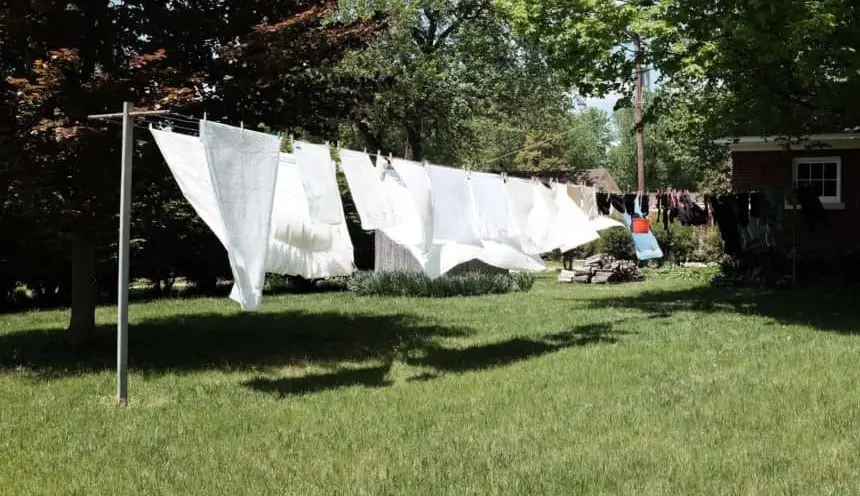 How long does it take to air dry clothes outside
