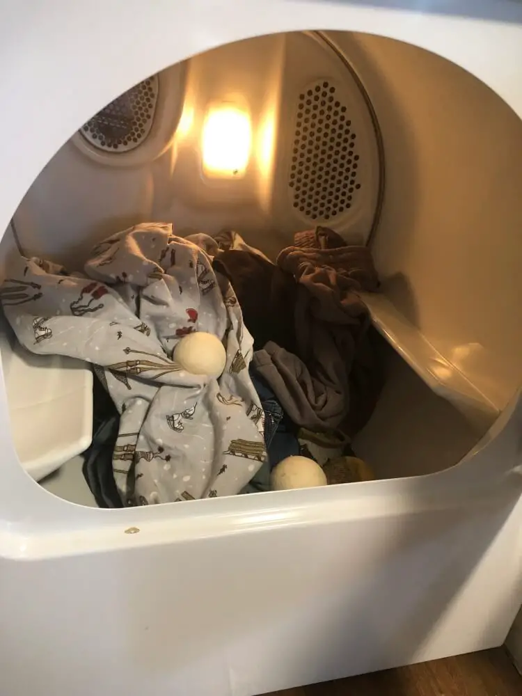 how do dryer balls work